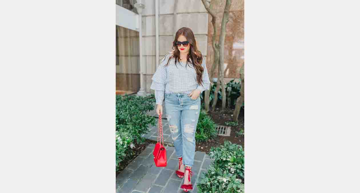 از بادی سوت (bodysuit)، برای استایل با شلوار مام فیت استفاده کنید
