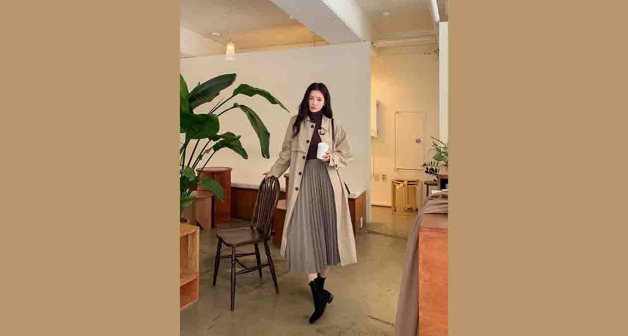 استایل رسمی دامن پلیسه با ترنچ کت