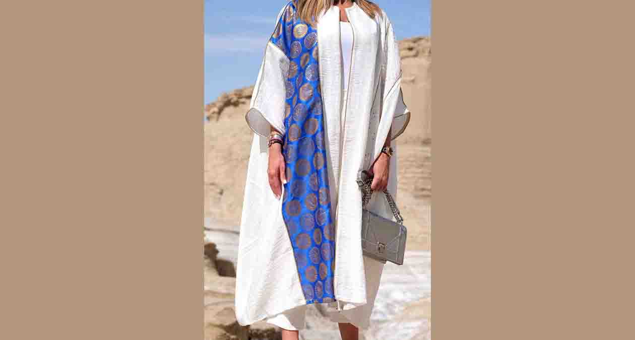 مانتو عبایی سفید و آبی