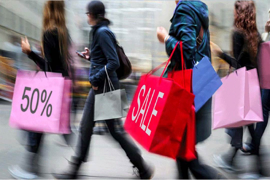 پرهیز از خرید لباس های تکراری در حراجی