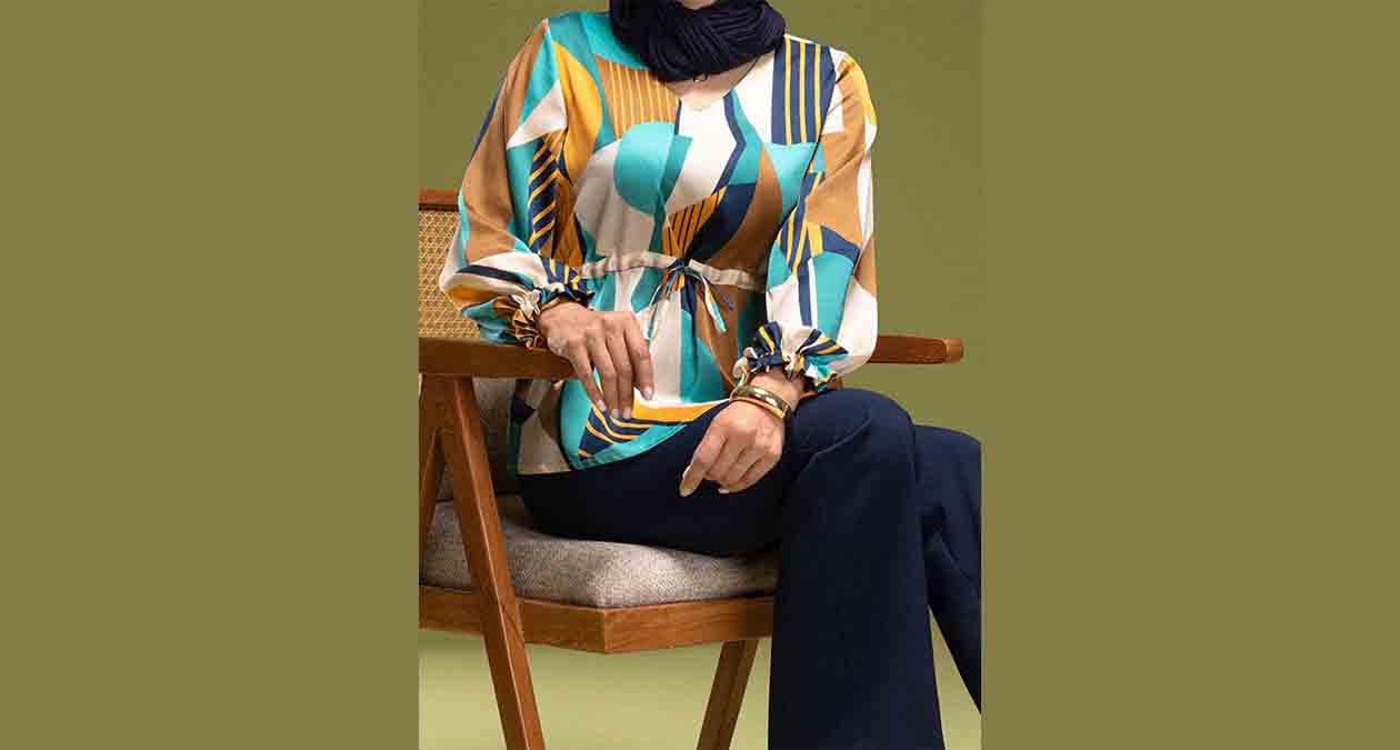 بلوزهایی با رنگهای جسورانه و عمیق